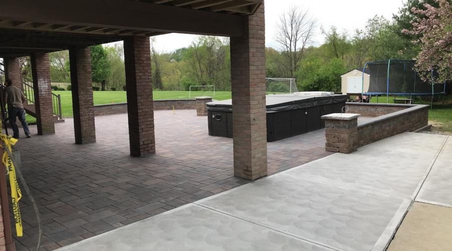 Patio pavers with block wall 3